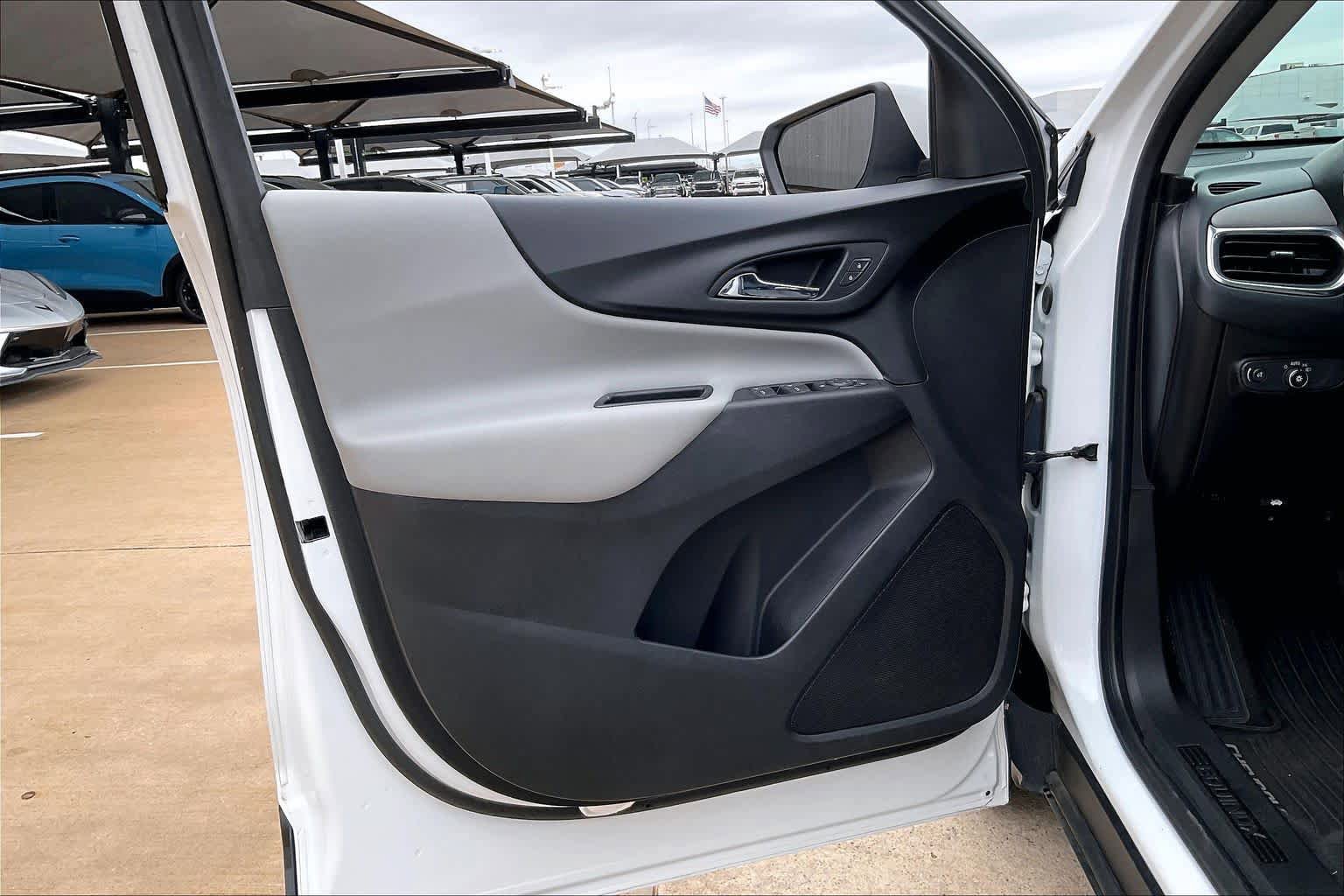 Used 2018 Chevrolet Equinox LT FWD image 21
