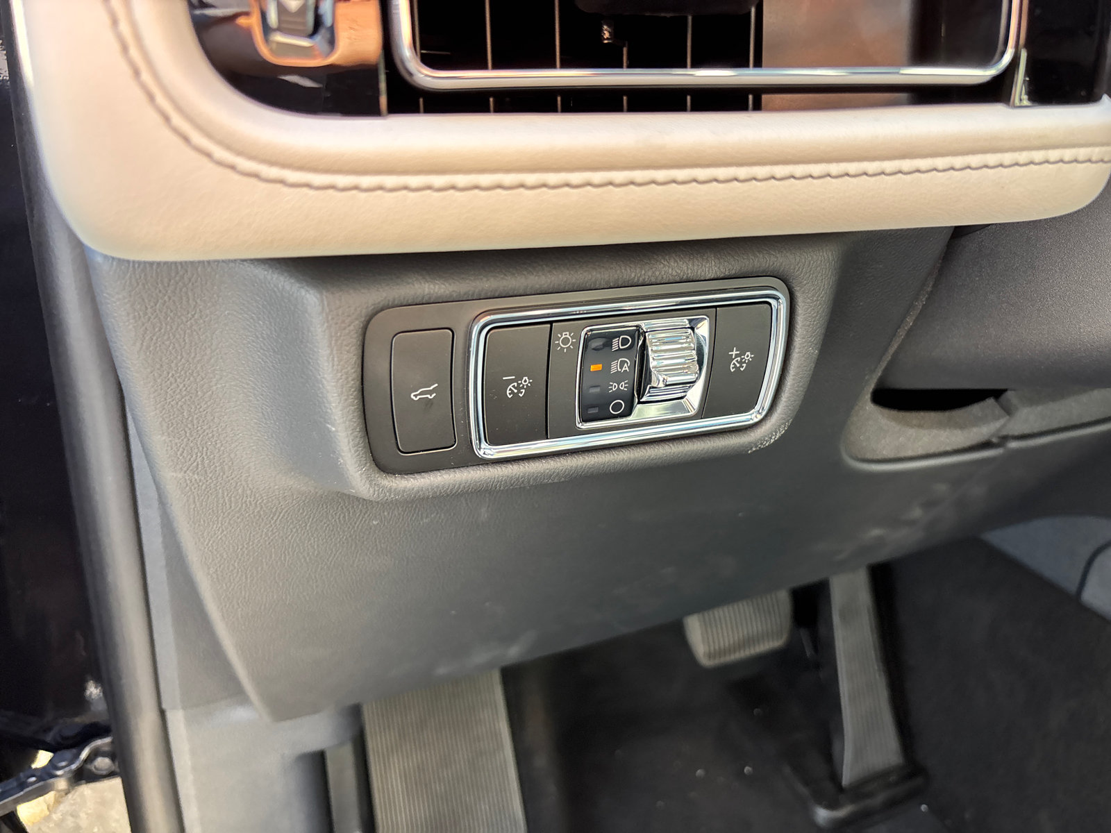New 2026 Lincoln Aviator Reserve w/ Illumination Package AWD/4WD image 14
