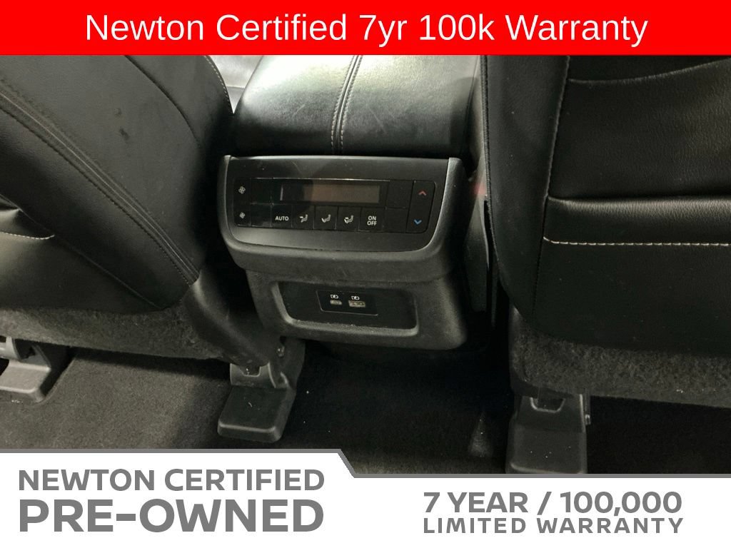 Used 2023 Nissan Pathfinder SL w/ Black Appearance Package FWD image 18