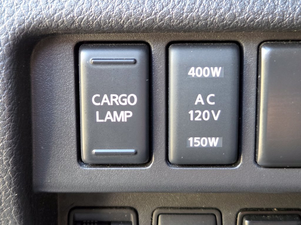 Used 2022 Nissan Titan PRO-4X w/ Pro-4x Utility Package AWD/4WD image 8