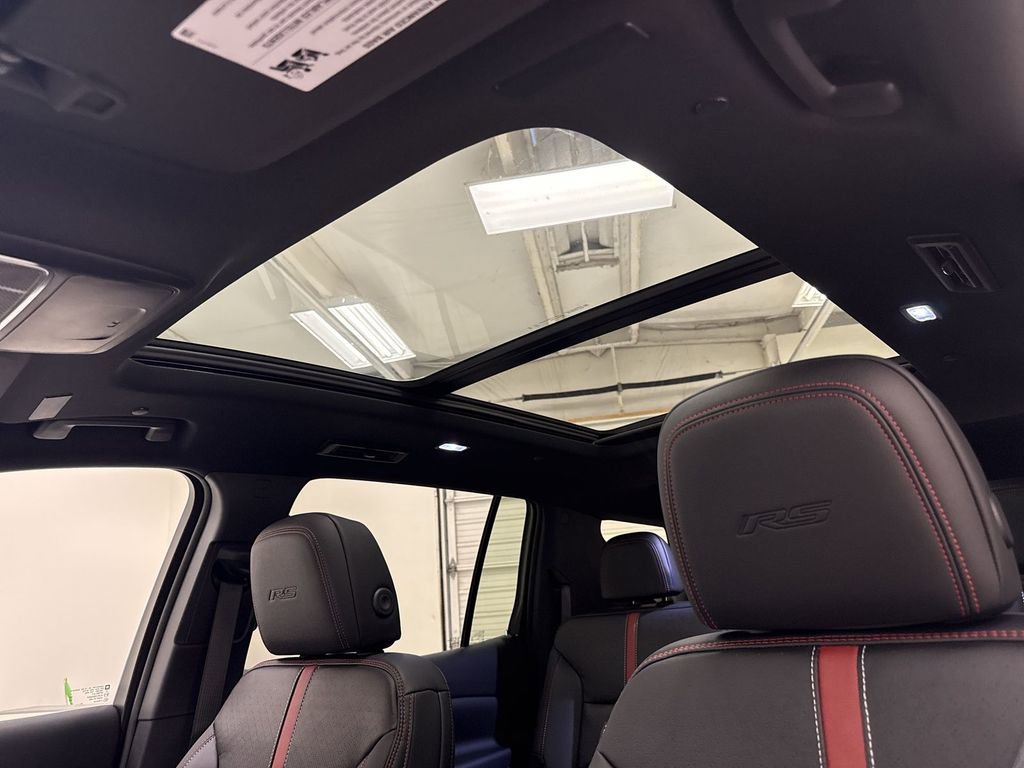 New 2026 Chevrolet Traverse RS w/ LPO, Floor Liner Package image 19
