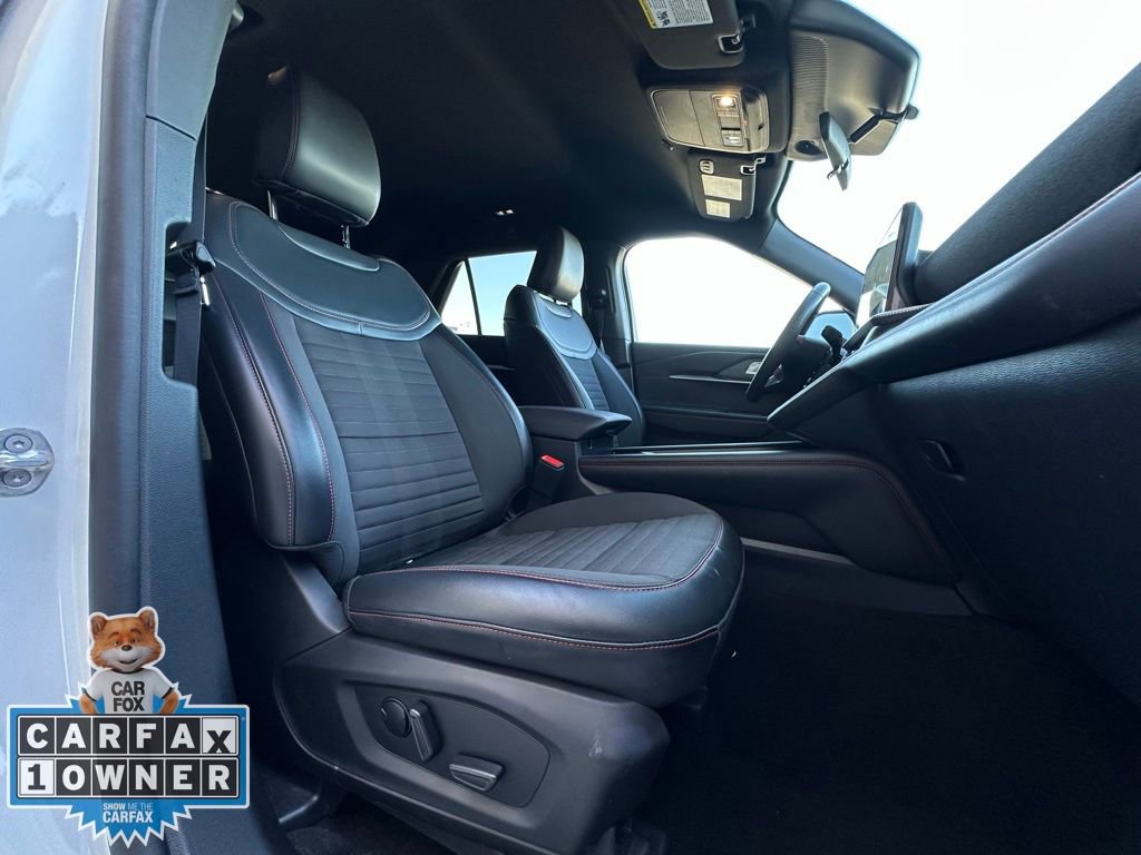 Used 2025 Ford Explorer ST-Line w/ ST-Line Street Pack image 25