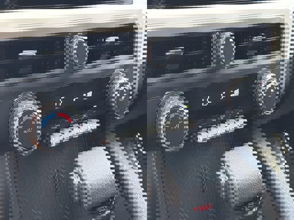 Used 2024 Toyota Tacoma TRD Off-Road image 16