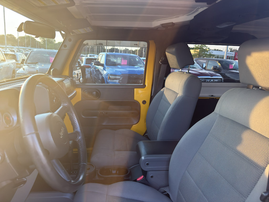 Used 2008 Jeep Wrangler Rubicon w/ Dual Top Group AWD/4WD image 23