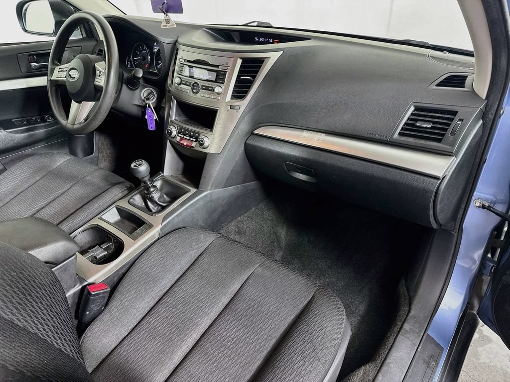 Used 2011 Subaru Outback 2.5i AWD/4WD image 32