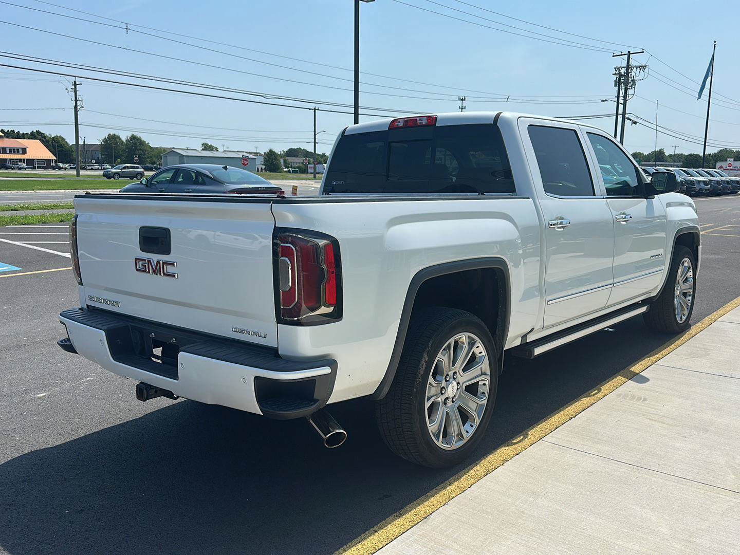 Used 2017 GMC Sierra 1500 Denali w/ Denali Ultimate Package AWD/4WD image 5
