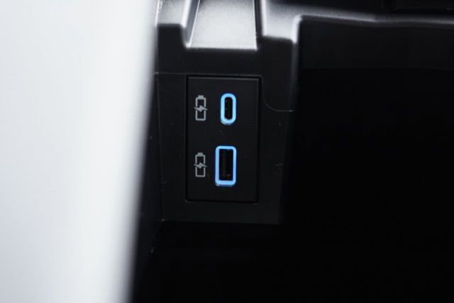 Used 2024 Toyota Sienna XSE image 33