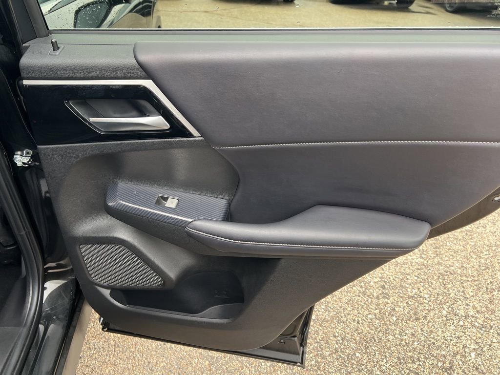 Used 2024 Mitsubishi Outlander SE image 17