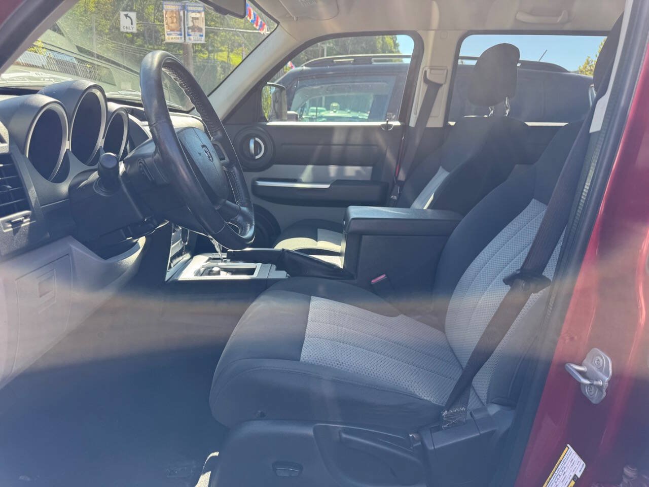 Used 2010 Dodge Nitro SXT AWD/4WD image 12