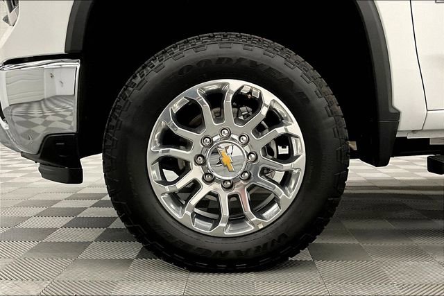 Used 2025 Chevrolet Silverado 2500 LTZ w/ LTZ Convenience Package AWD/4WD image 10