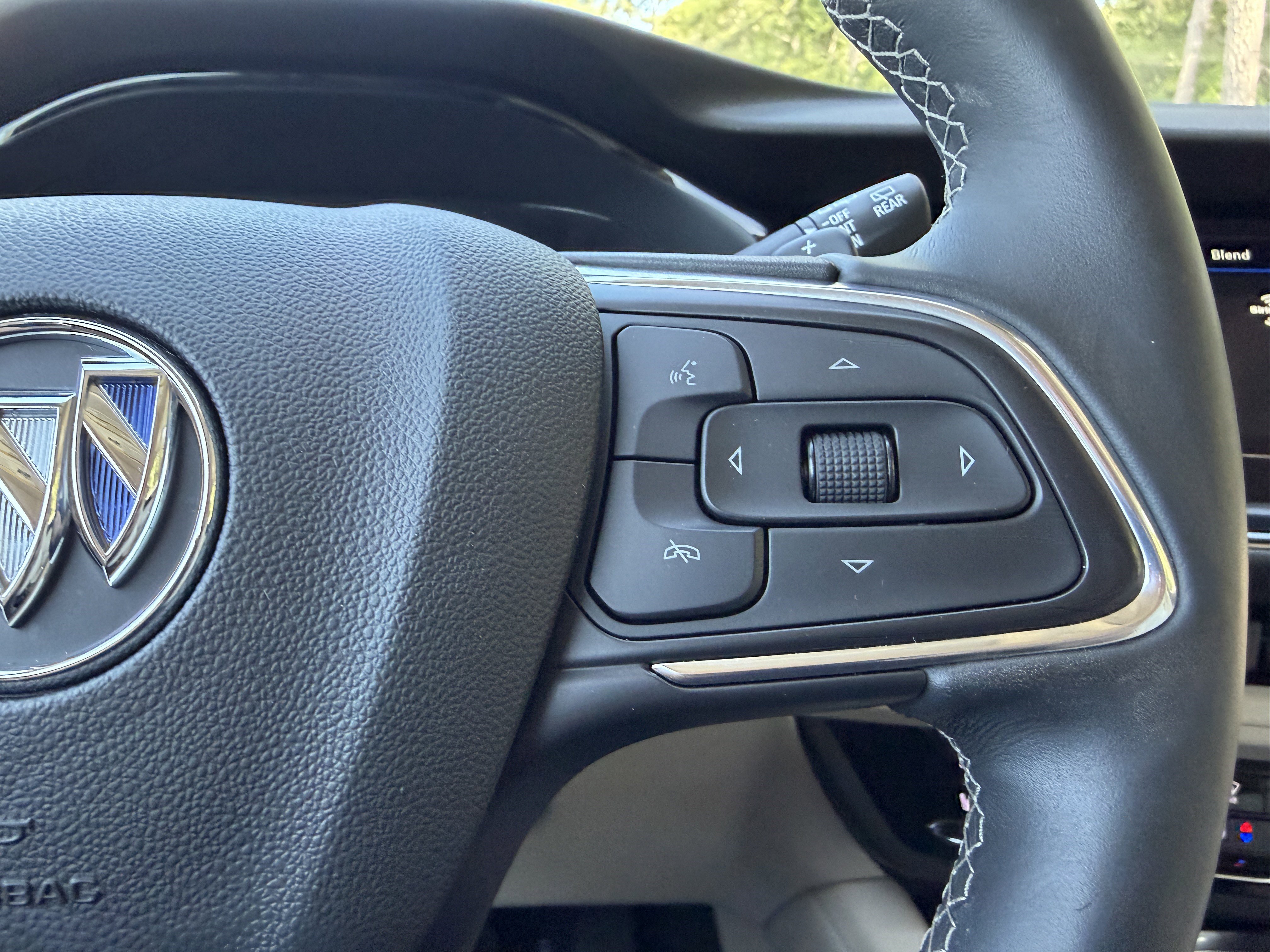 Used 2023 Buick Envision Preferred image 30