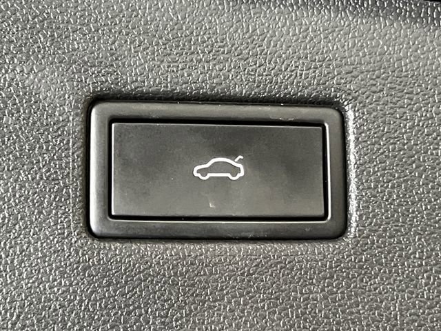 Certified 2022 Volkswagen Tiguan SE FWD image 6