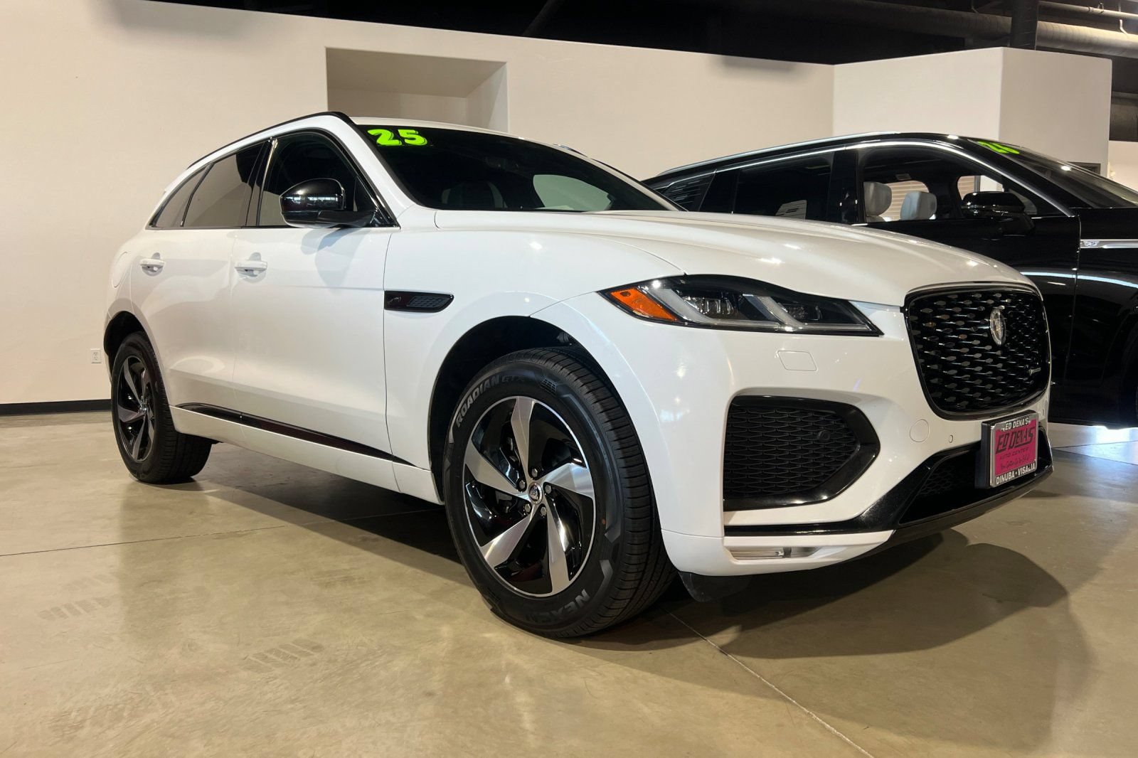 Used 2025 Jaguar F-PACE R-Dynamic S AWD/4WD image 2
