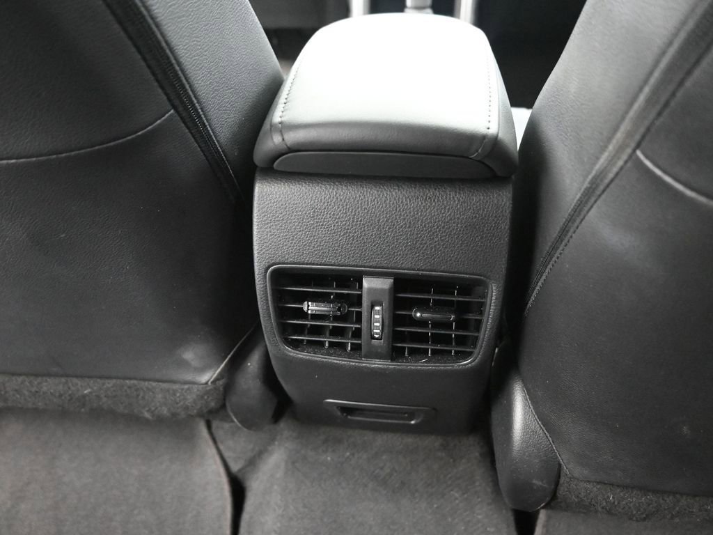 Used 2023 Toyota Corolla Cross XSE w/ Convenience Package image 10