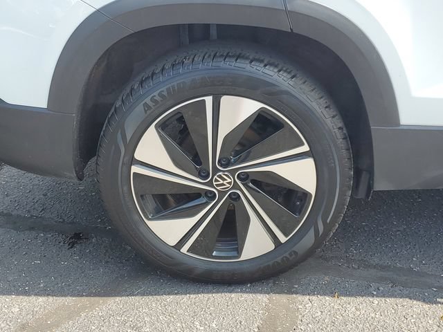 Used 2025 Volkswagen Taos SE AWD/4WD image 5