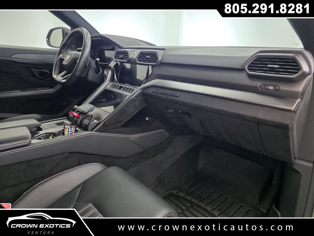 Used 2024 Lamborghini Urus Performante AWD/4WD image 18