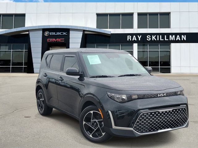 Used 2023 Kia Soul EX FWD image 1