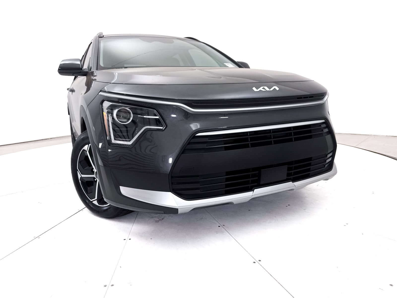 Certified 2025 Kia Niro EX FWD image 6