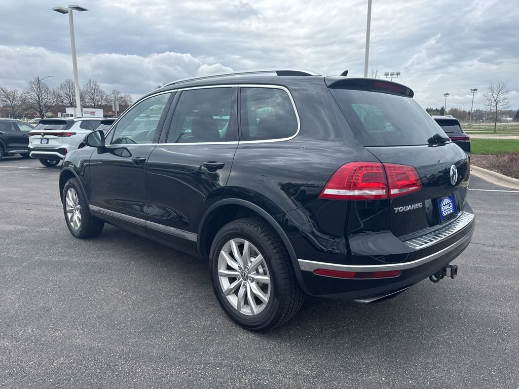 Used 2017 Volkswagen Touareg Sport AWD/4WD image 5
