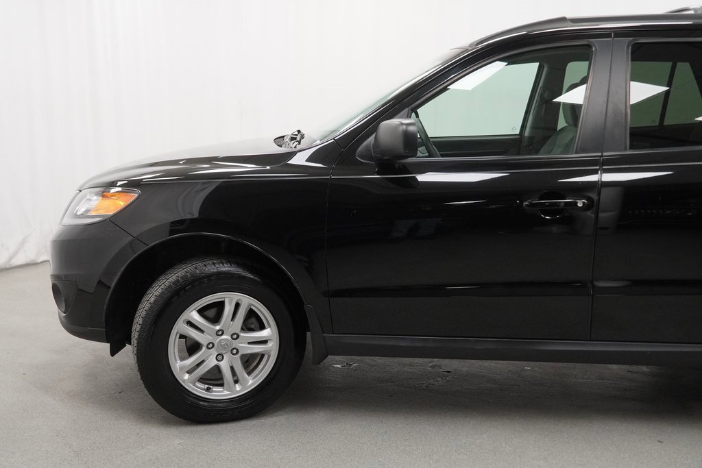 Used 2012 Hyundai Santa Fe GLS image 16