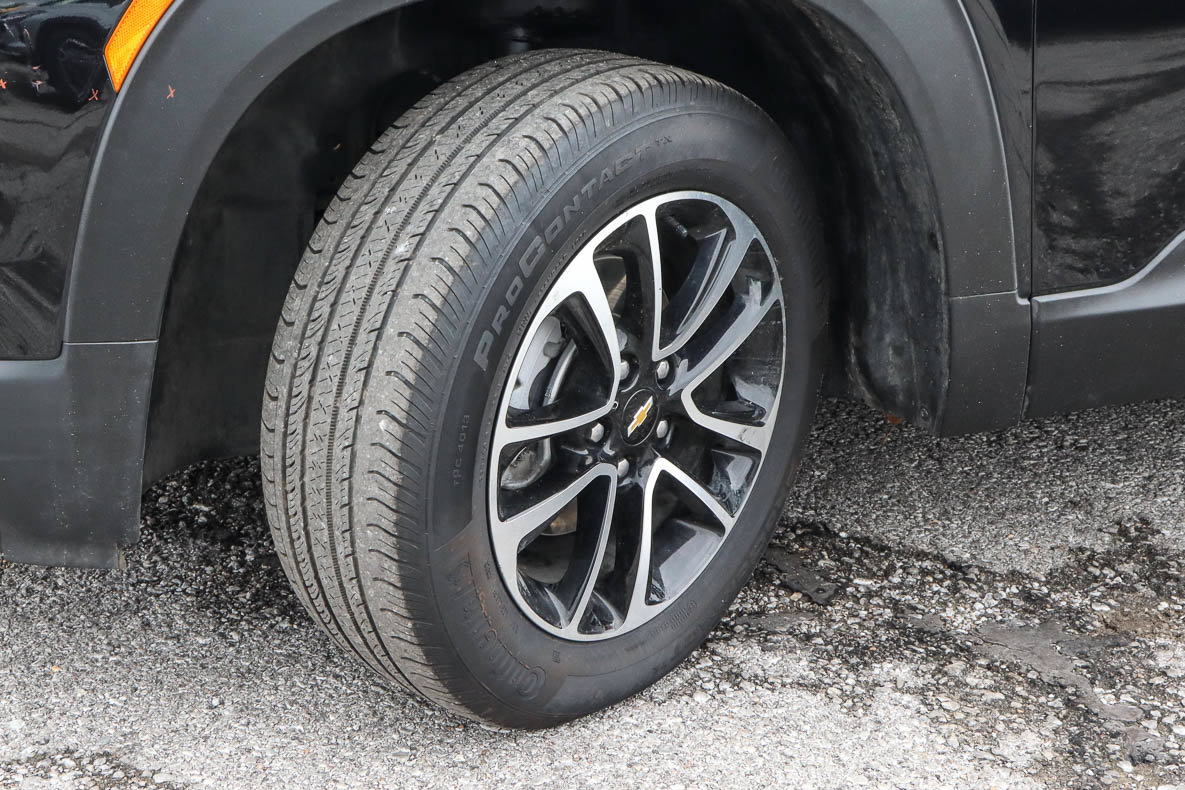 Used 2025 Chevrolet TrailBlazer LT AWD/4WD image 17