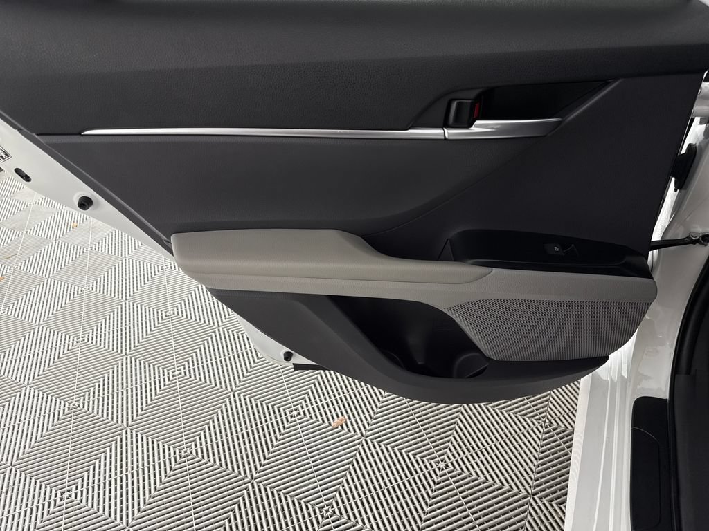 Used 2019 Toyota Camry LE FWD image 10