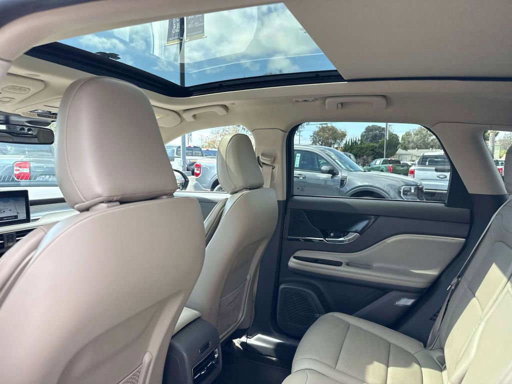 Certified 2022 Lincoln Corsair FWD image 10