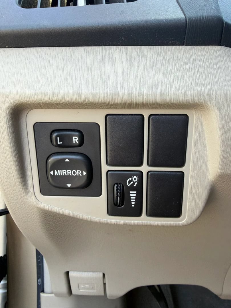 Used 2010 Toyota Prius Five FWD image 28