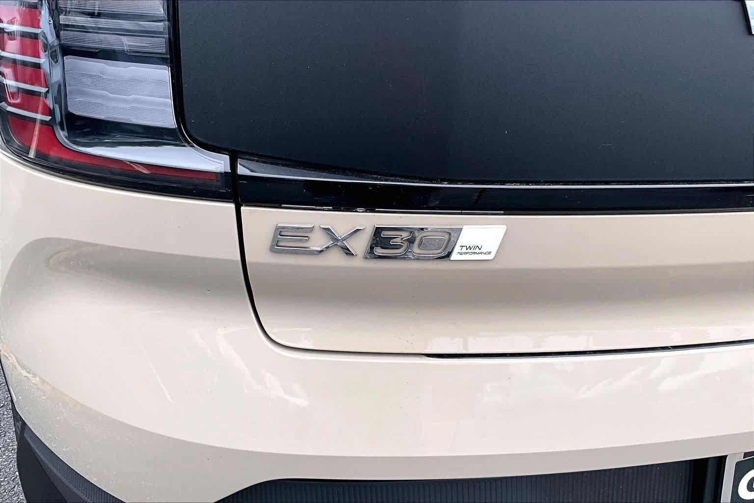 New 2026 Volvo EX30 Cross Country Ultra w/ Protection Package Premier AWD/4WD image 6