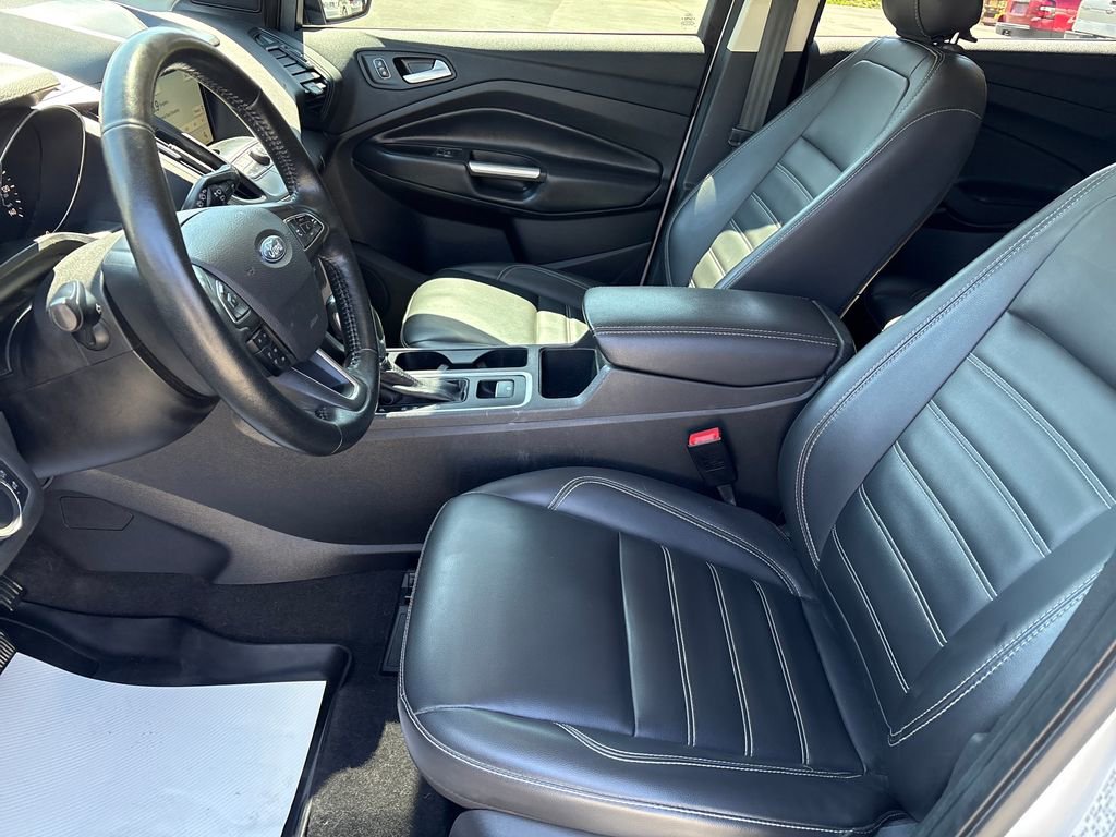 Used 2019 Ford Escape SEL image 9