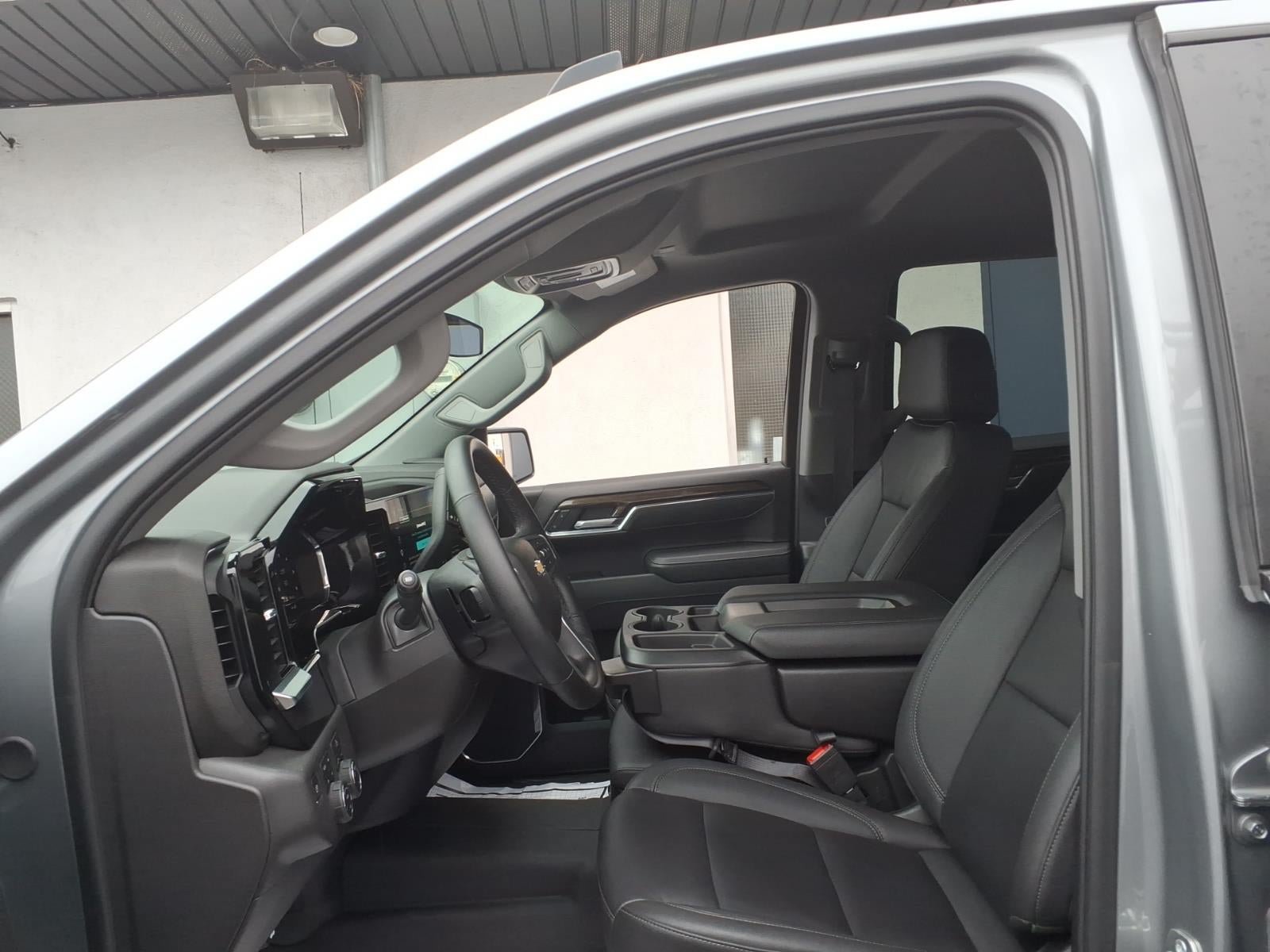 Certified 2025 Chevrolet Silverado 1500 LT w/ Z71 Off-Road Package AWD/4WD image 16