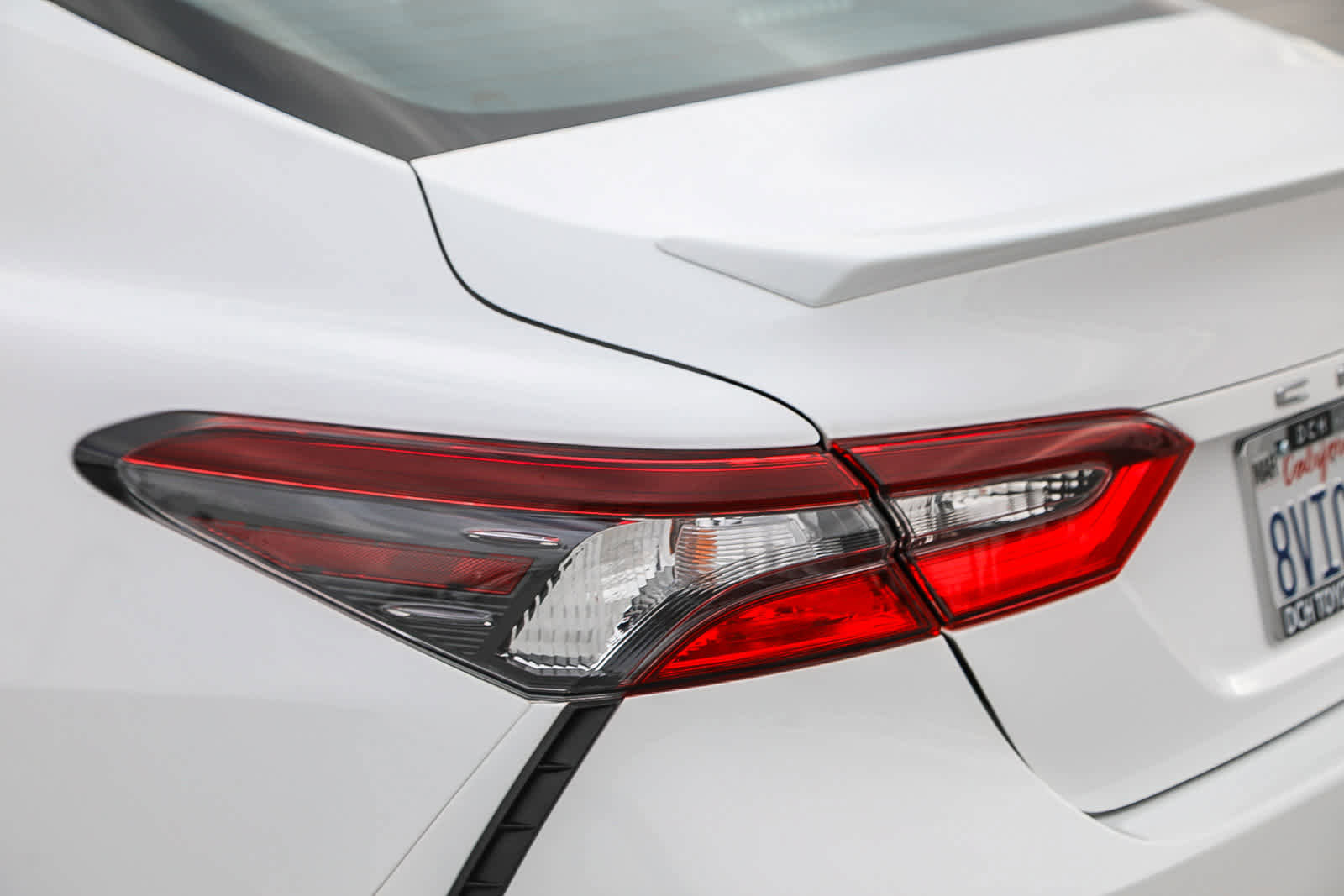 Used 2021 Toyota Camry SE w/ Convenience Package image 9