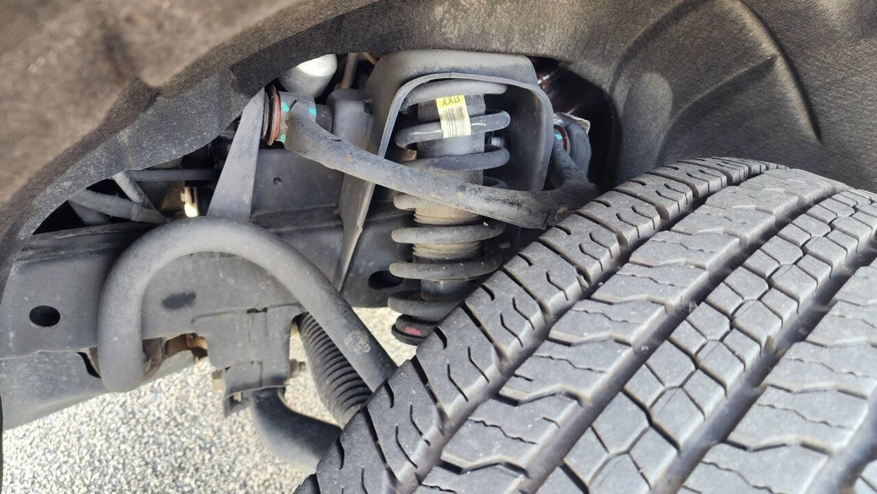 Used 2022 Chevrolet Colorado LT w/ Fleet Safety Package RWD image 19