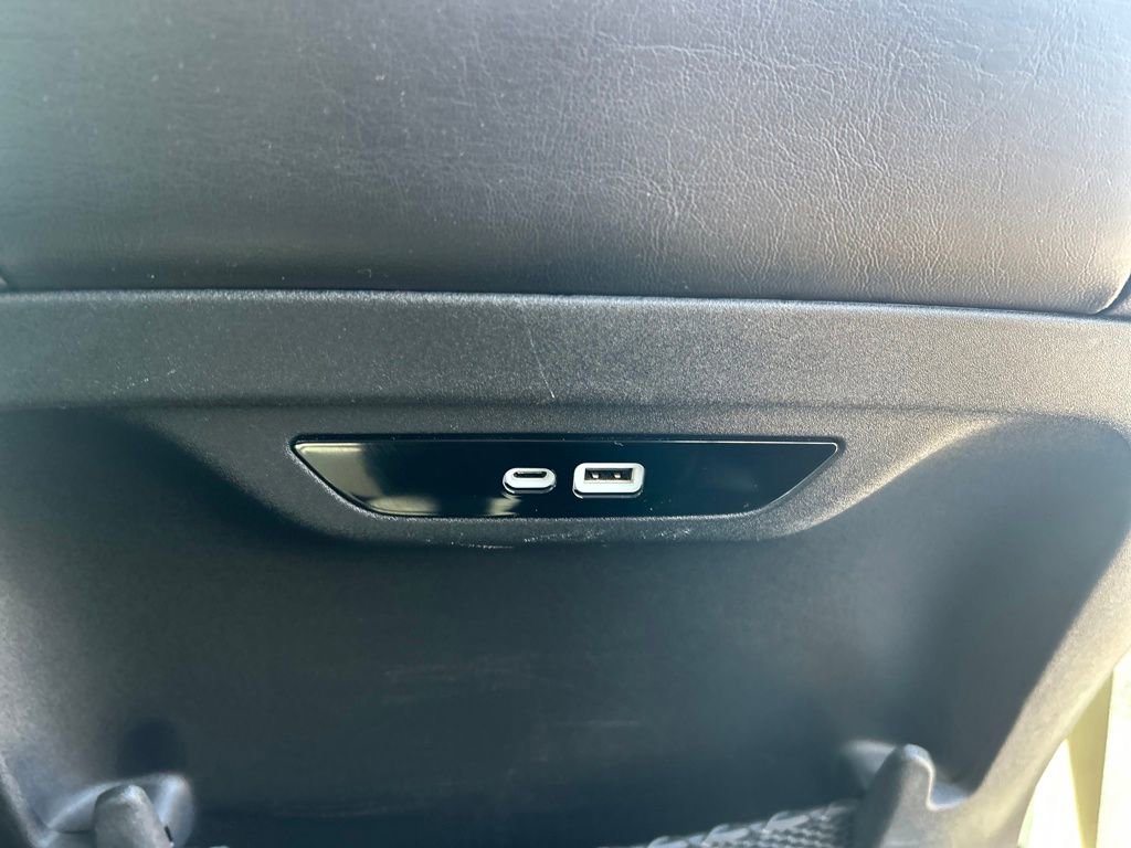 Used 2024 Chrysler Pacifica Touring-L image 28