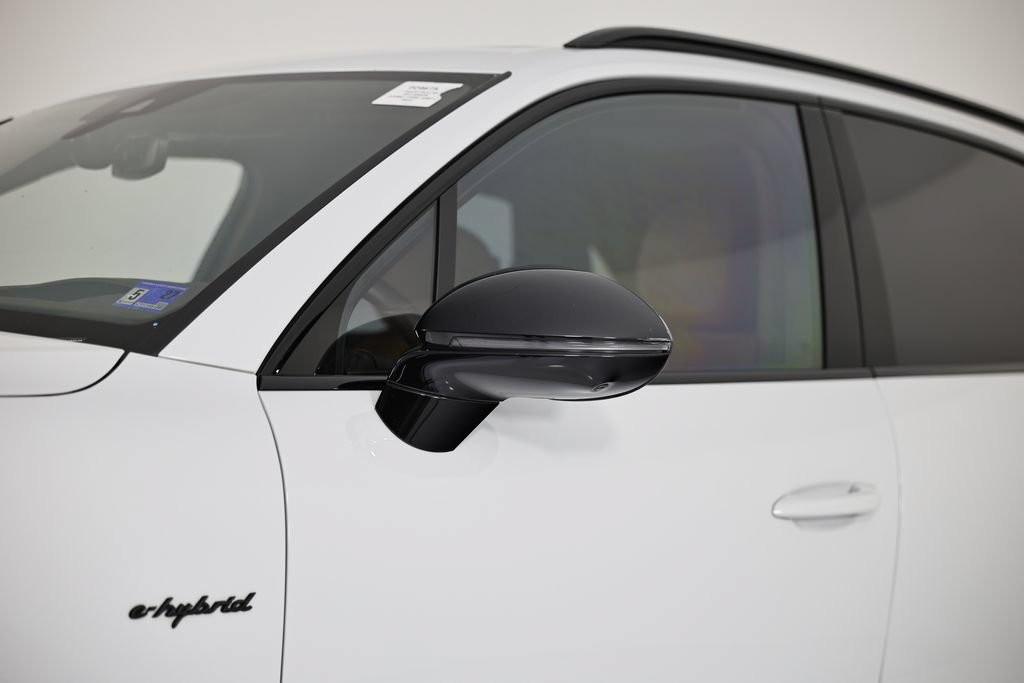 Certified 2023 Porsche Cayenne Turbo S AWD/4WD image 12