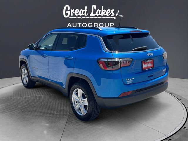 Used 2022 Jeep Compass Latitude w/ Sun and Sound Group AWD/4WD image 3