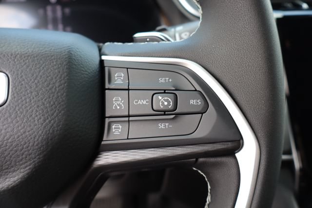 New 2026 Jeep Grand Cherokee Laredo AWD/4WD image 14