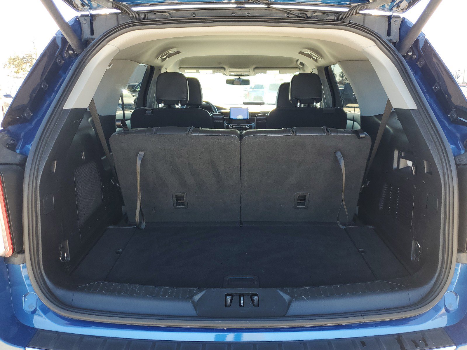 Used 2021 Ford Explorer Limited image 13