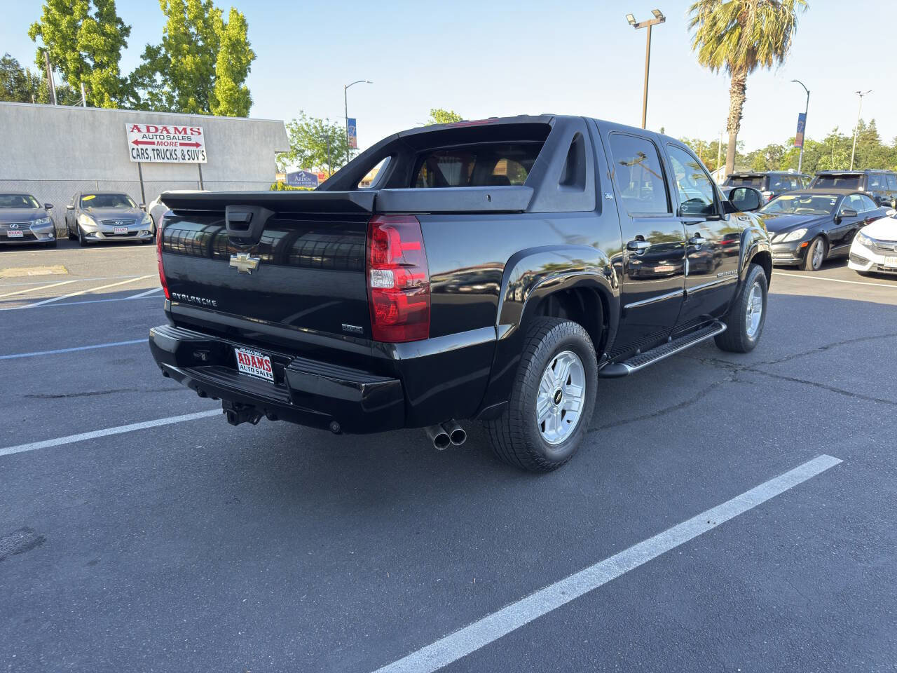 Used 2008 Chevrolet Avalanche LT AWD/4WD image 3