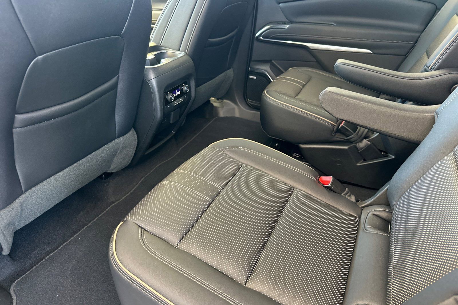 New 2026 Chevrolet Traverse High Country image 13