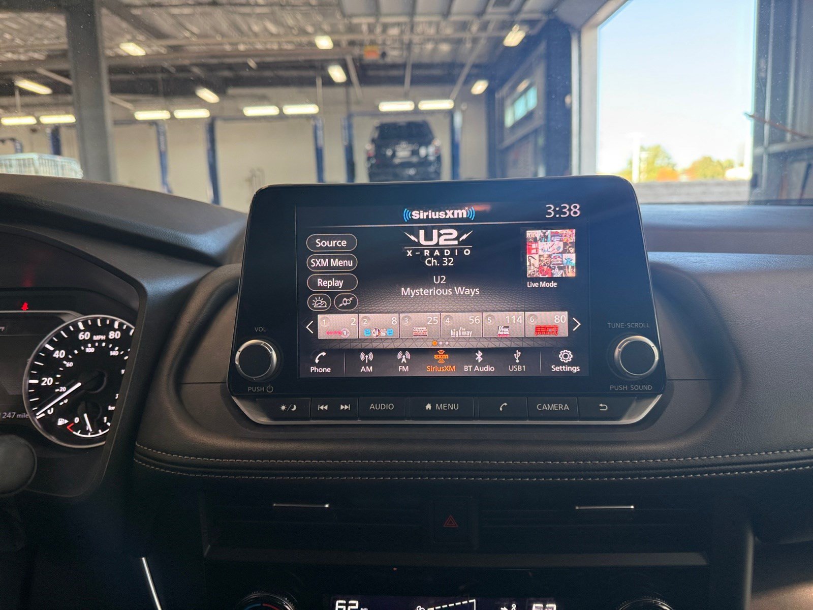 Used 2025 Nissan Rogue SV AWD/4WD image 23