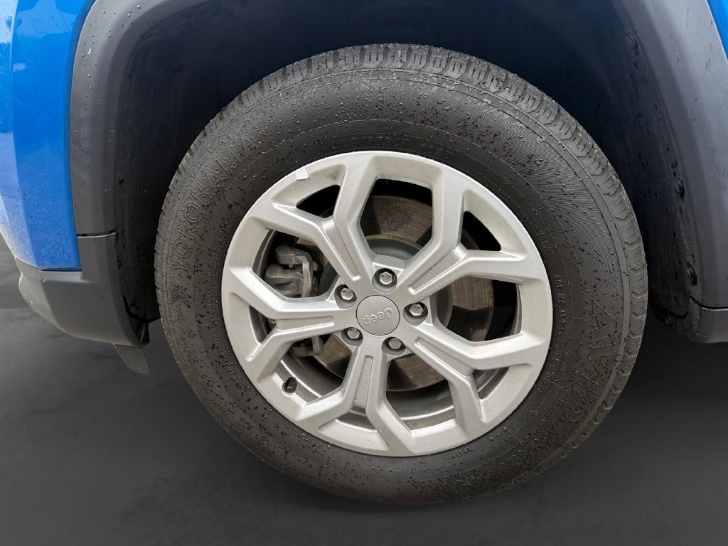 Used 2024 Jeep Compass Latitude AWD/4WD image 9