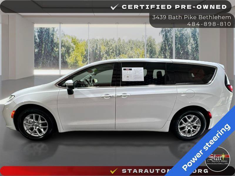 Used 2023 Chrysler Pacifica Touring-L FWD image 8