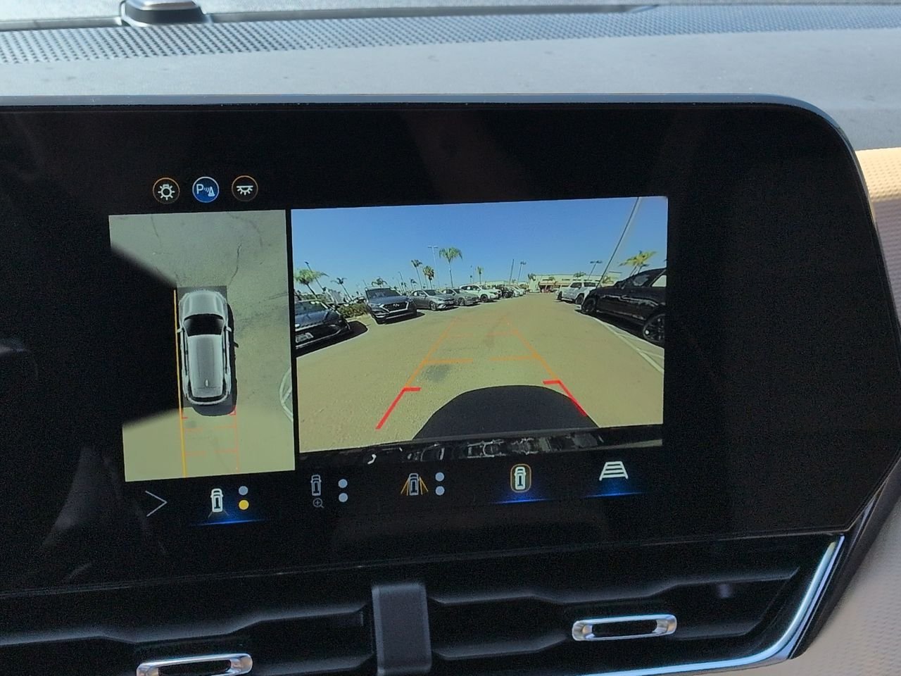 New 2026 Chevrolet Equinox ACTIV w/ Convenience Package III AWD/4WD image 15