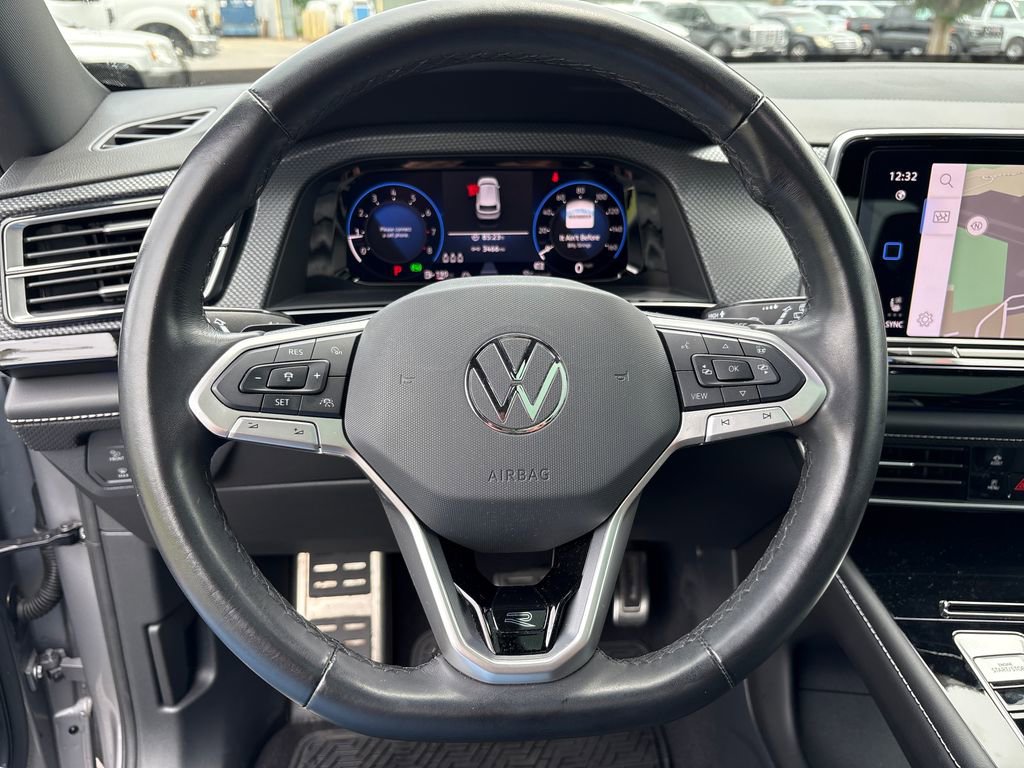 Used 2024 Volkswagen Atlas Cross Sport SEL R-Line AWD/4WD image 18