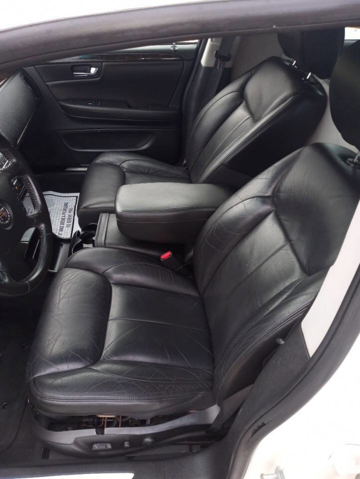 Used 2011 Cadillac DTS Limousine image 7