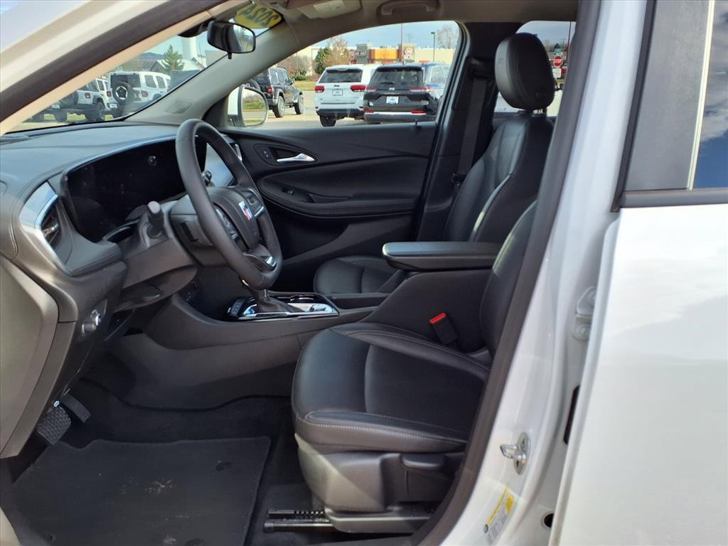 Used 2024 Buick Encore GX Sport Touring image 11