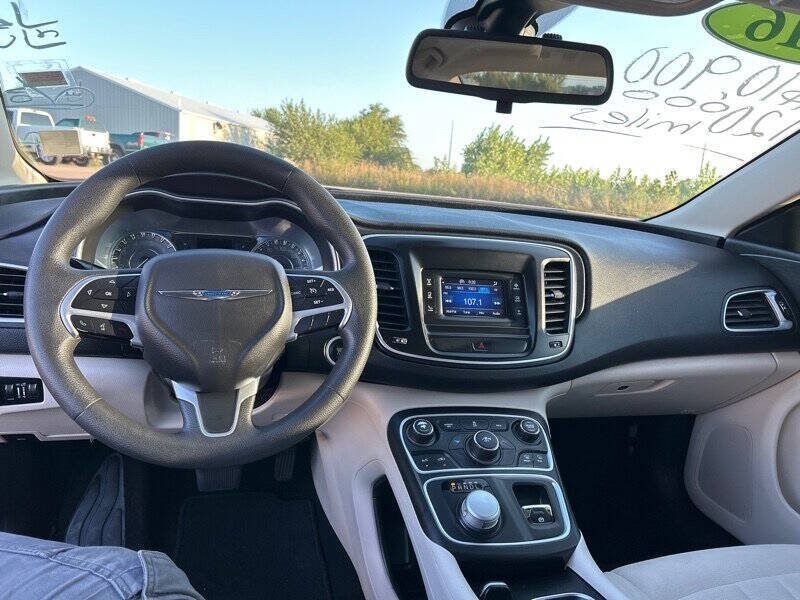 Used 2016 Chrysler 200 Limited FWD image 16