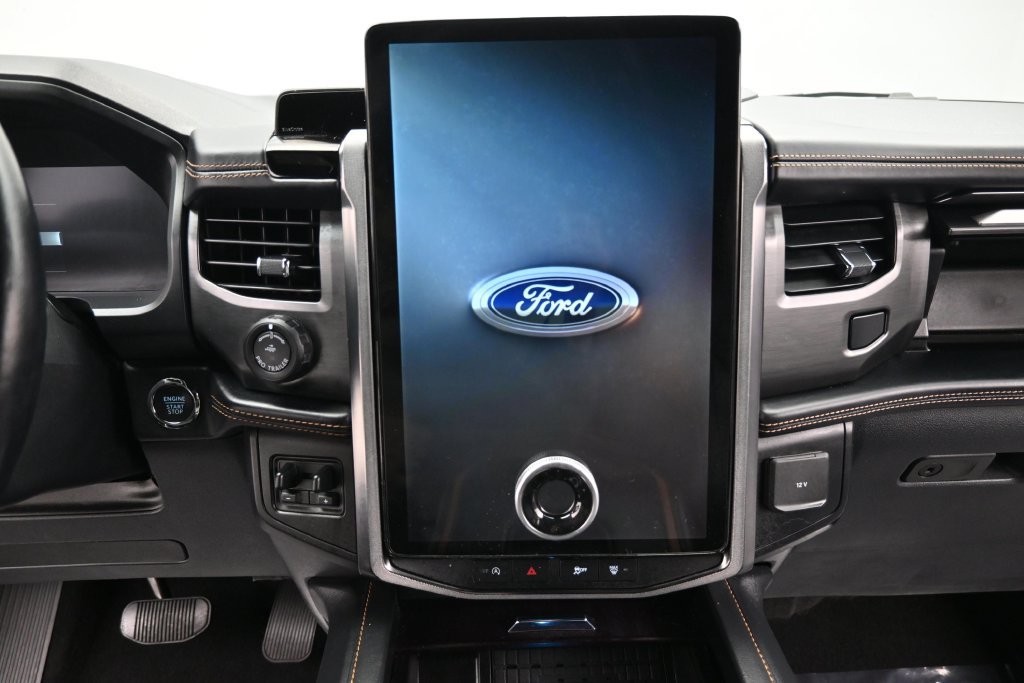 Used 2024 Ford Expedition Platinum AWD/4WD image 16