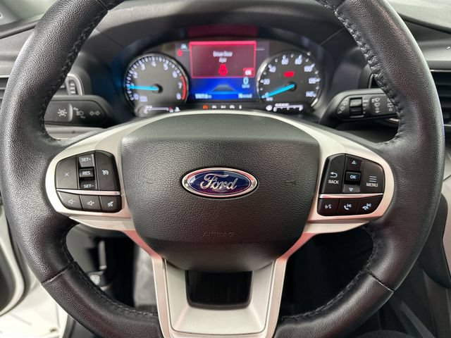 Used 2023 Ford Explorer XLT w/ Equipment Group 202A AWD/4WD image 22